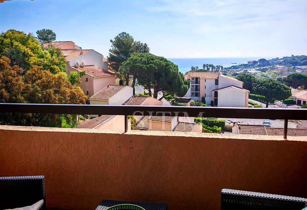 Appartement T3 LES ISSAMBRES (83380) SITIM